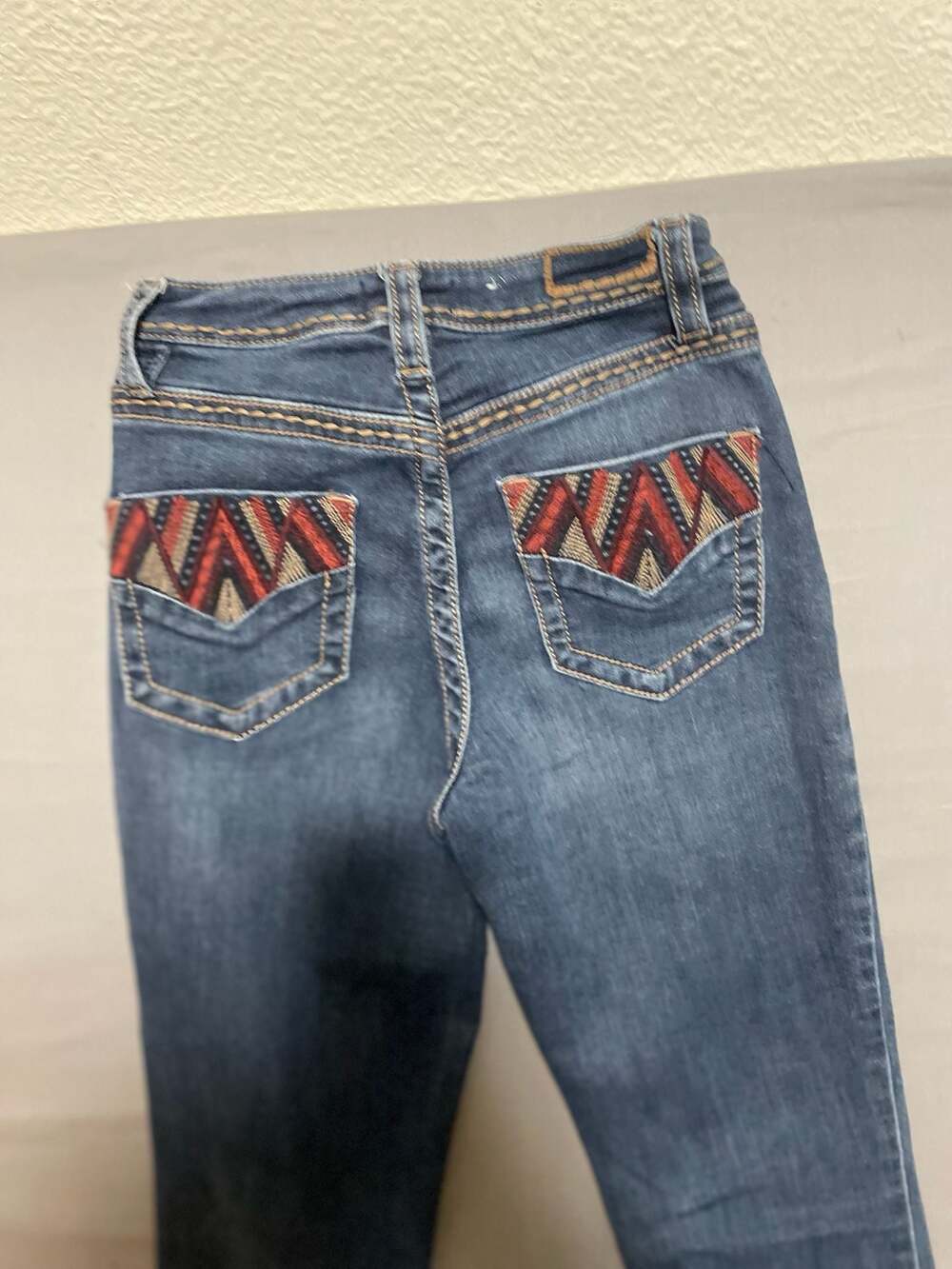 Shyanne Women's Mid-Rise Bootcut Jeans with Aztec Embroidered Pocket Detail - Picture 7 of 8